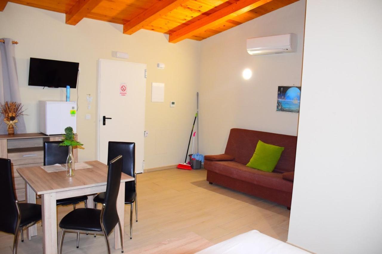 Apartamentos Giuliano Empuriabrava Exterior photo